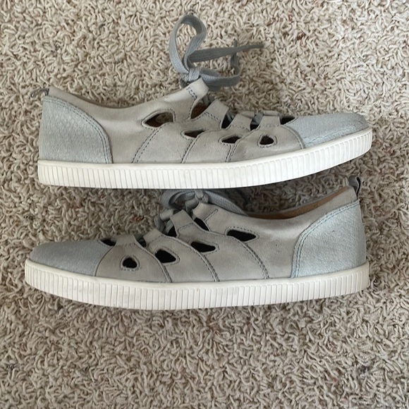 Women’s Mulberry suede sneakers by Earth Size 7B Gray Silver - Picture 3 of 7